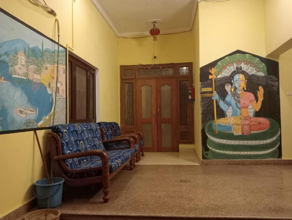 Gangotri Inn Варанаси Экстерьер фото