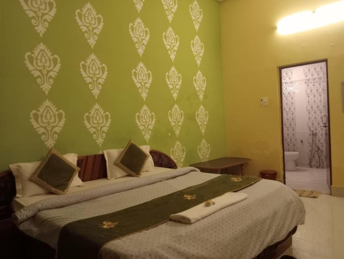 Gangotri Inn Варанаси Экстерьер фото